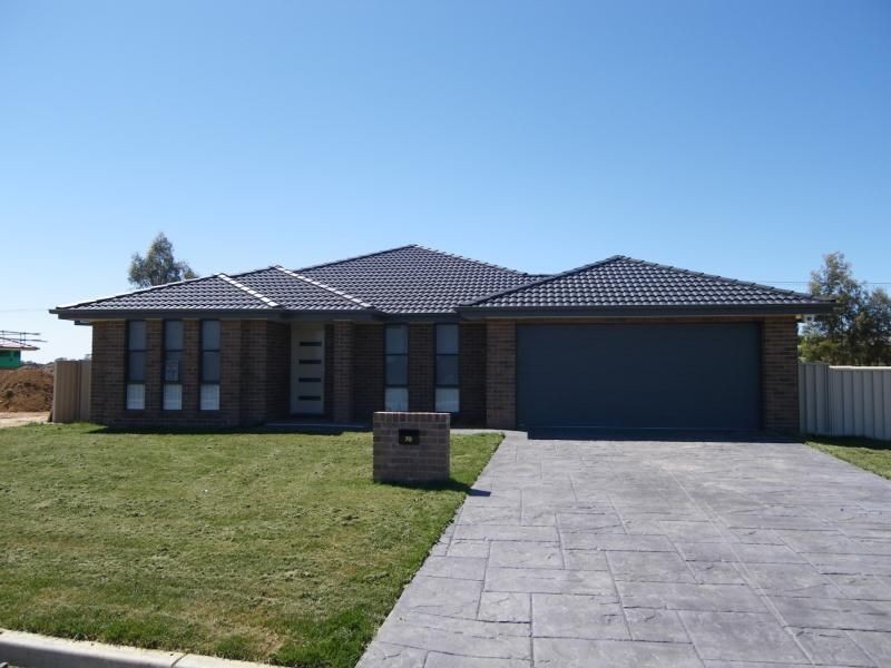 90 Diamond Drive, Orange NSW 2800