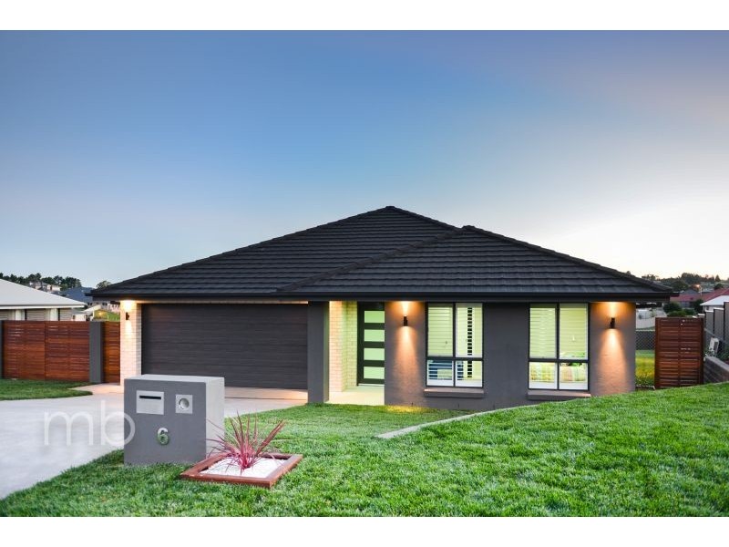 6 Collins Way, Orange NSW 2800