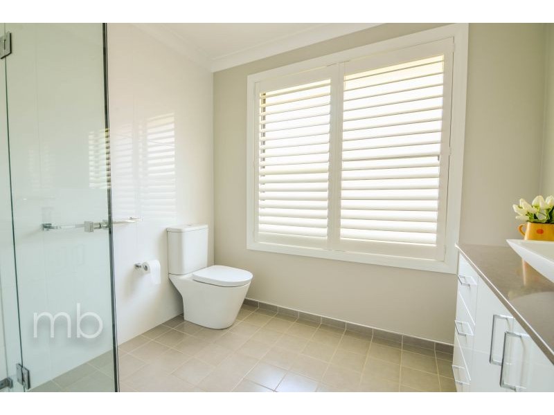 6 Collins Way, Orange NSW 2800