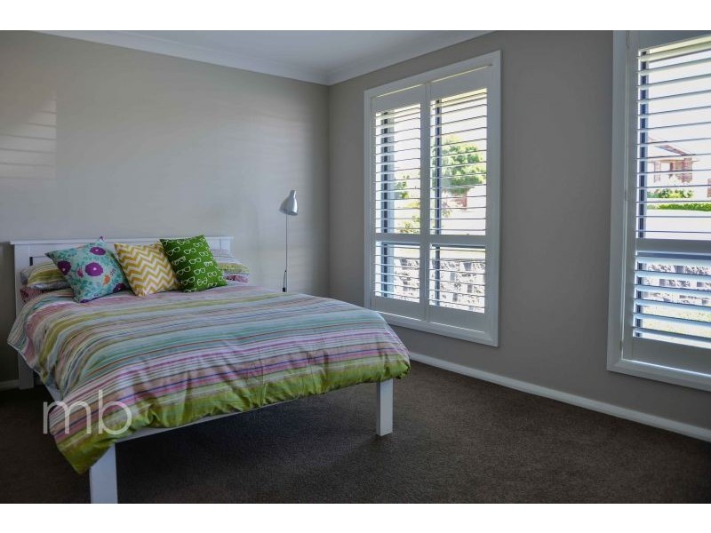 6 Collins Way, Orange NSW 2800