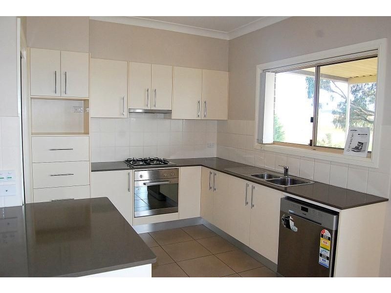 16 Hughes Street, Orange NSW 2800