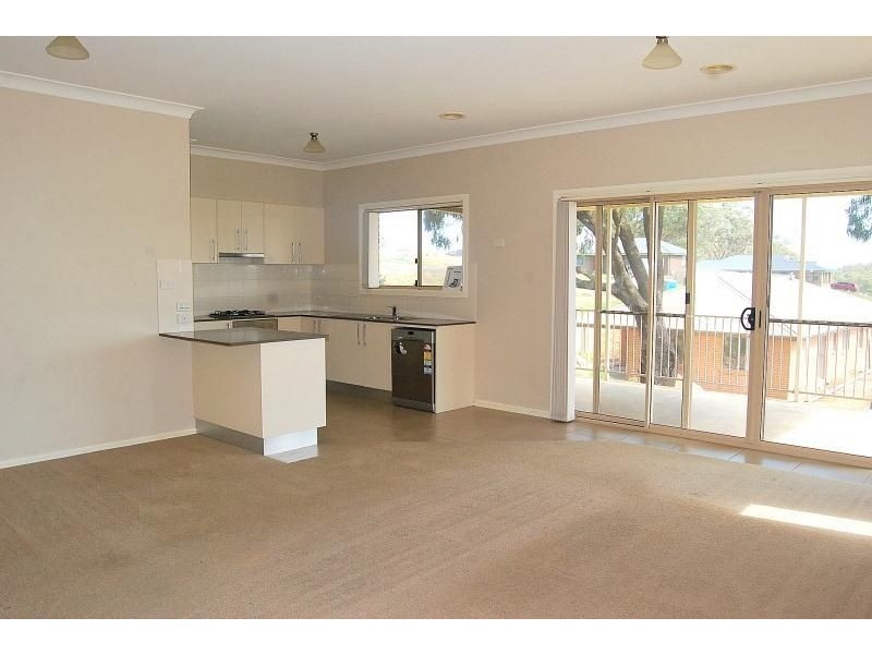 16 Hughes Street, Orange NSW 2800