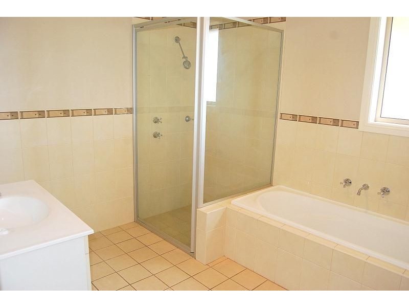 16 Hughes Street, Orange NSW 2800