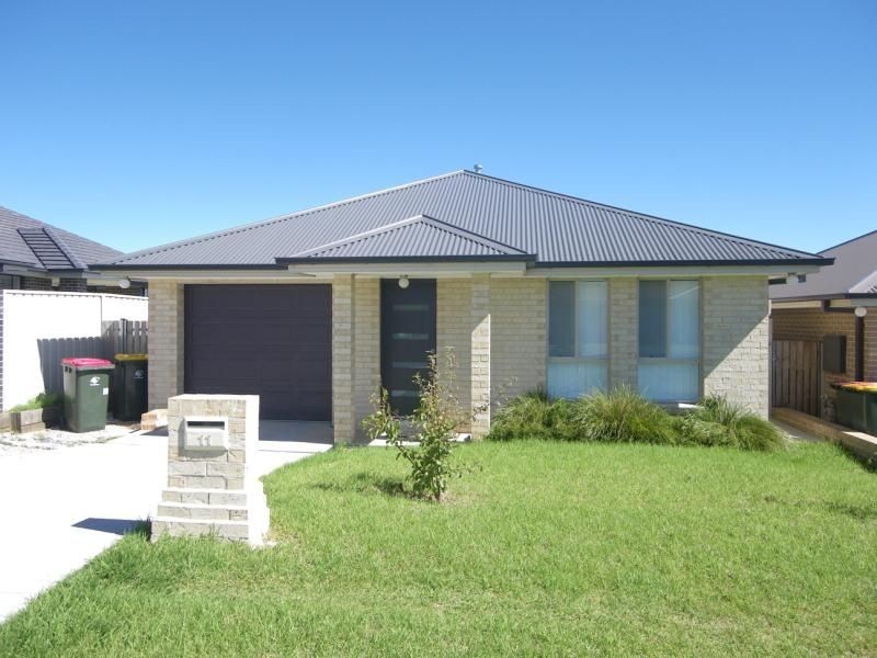11 Candlebark Crescent, Orange NSW 2800