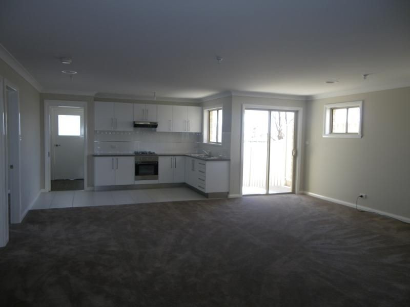 11 Candlebark Crescent, Orange NSW 2800