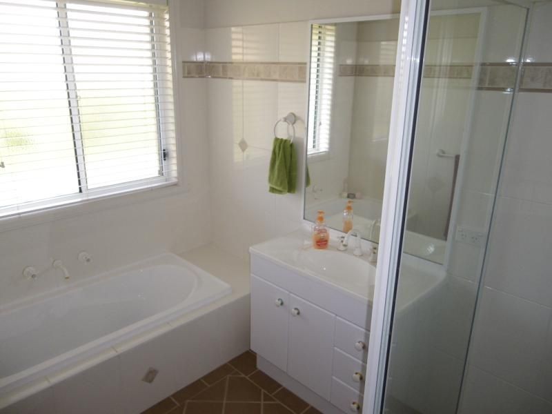 4 Valencia Drive, Orange NSW 2800
