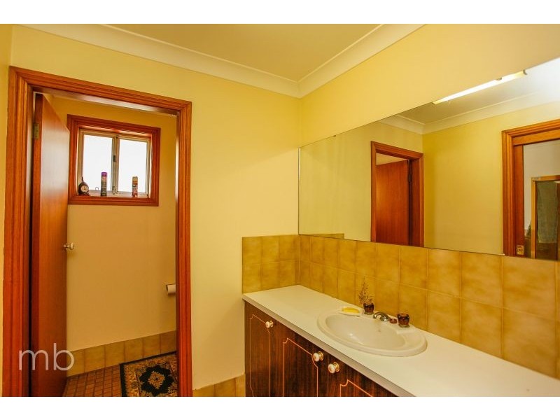 9 Annis Avenue, Orange NSW 2800