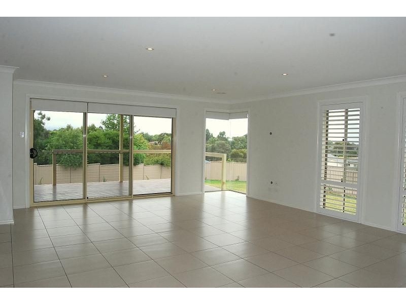 19 Bert Whiteley Place, Orange NSW 2800