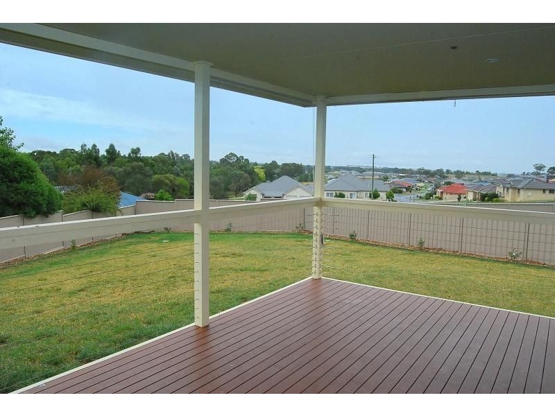 19 Bert Whiteley Place, Orange NSW 2800