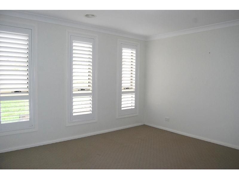 19 Bert Whiteley Place, Orange NSW 2800