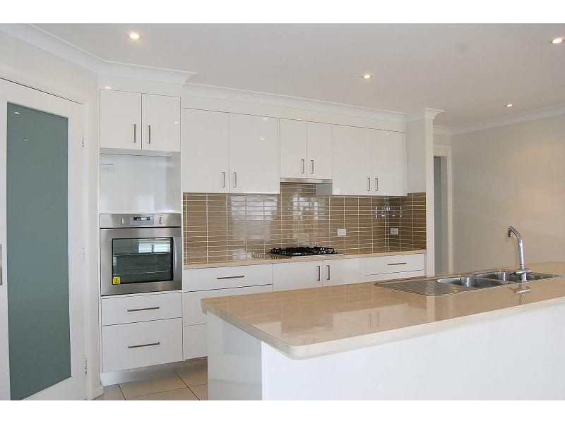 19 Bert Whiteley Place, Orange NSW 2800