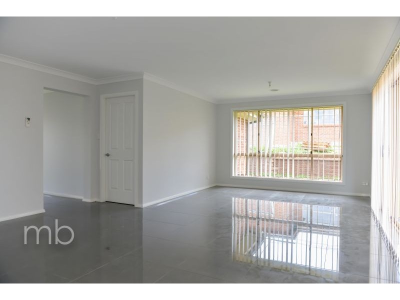 8 Glasson Drive, Orange NSW 2800