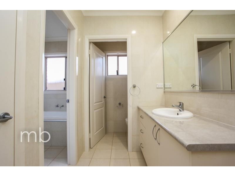 2C Romano Drive, Orange NSW 2800