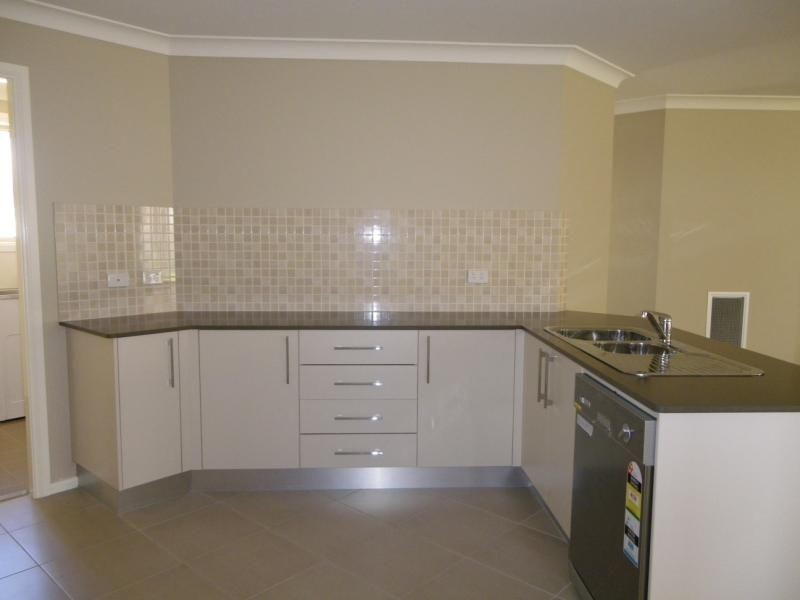 2 Burrows Court, Orange NSW 2800