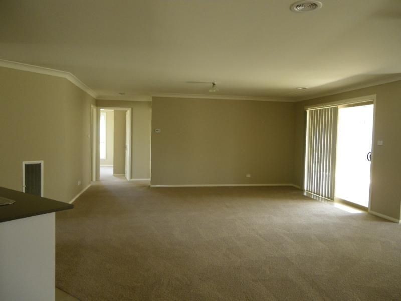 2 Burrows Court, Orange NSW 2800