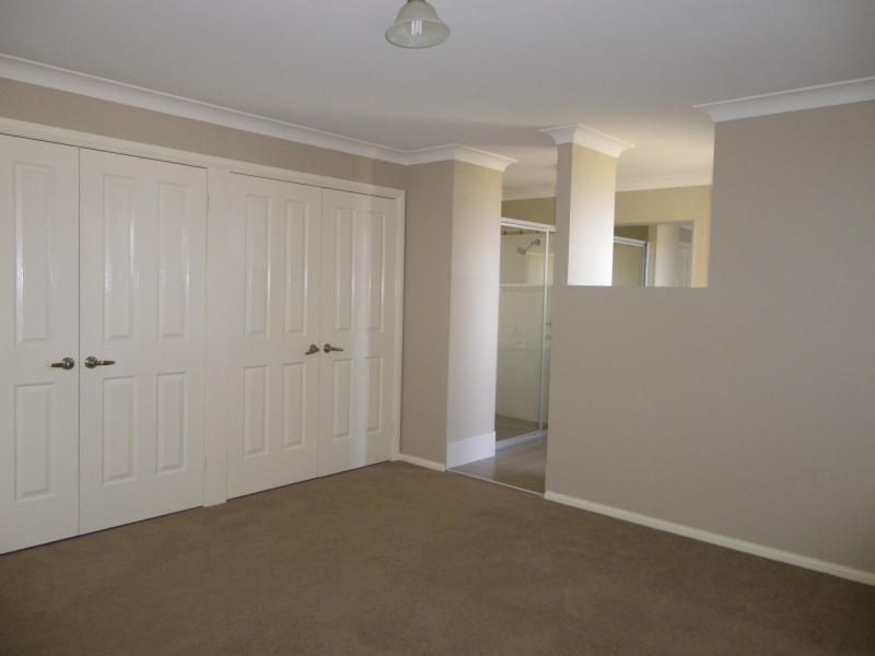 2 Burrows Court, Orange NSW 2800