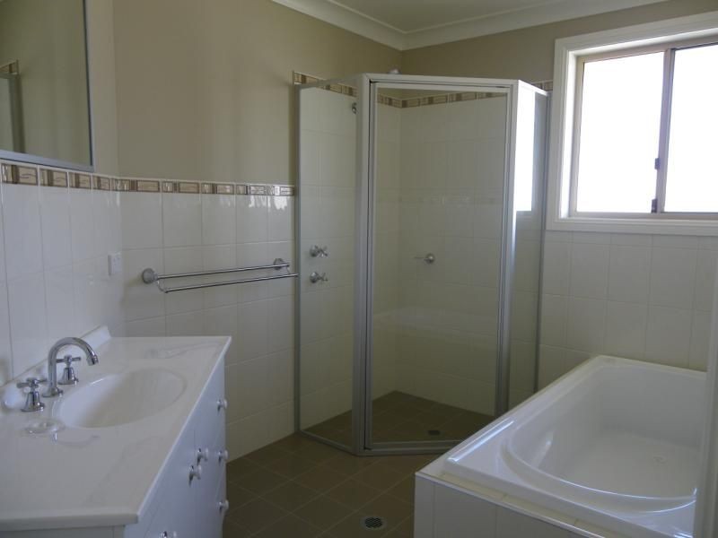 2 Burrows Court, Orange NSW 2800