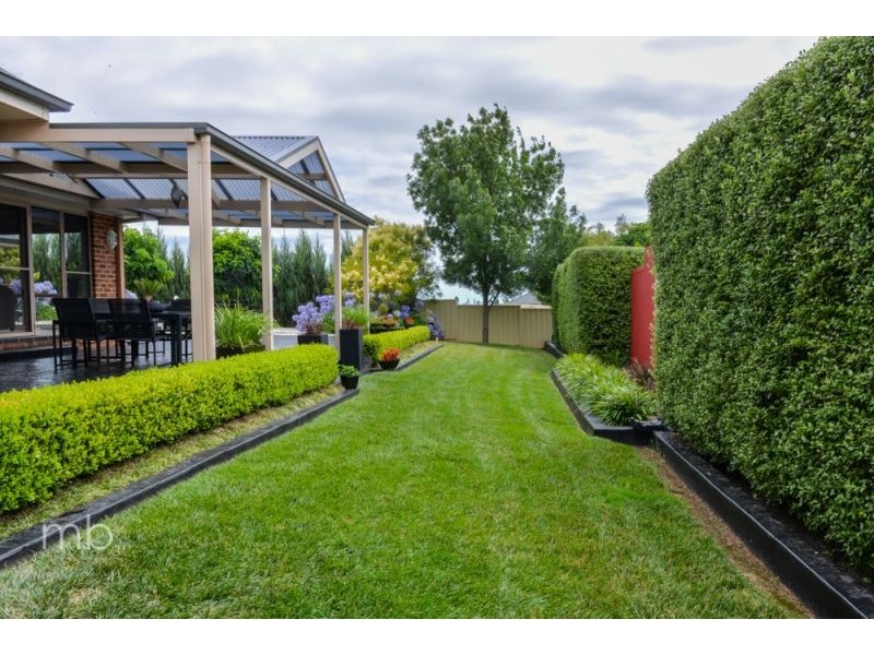 18 Lisbon Circuit, Orange NSW 2800