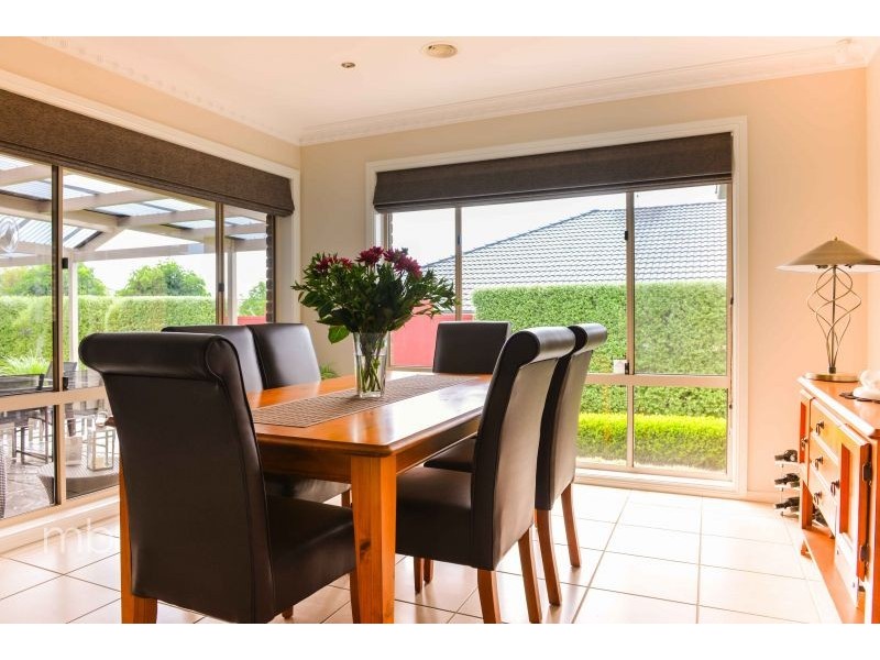 18 Lisbon Circuit, Orange NSW 2800