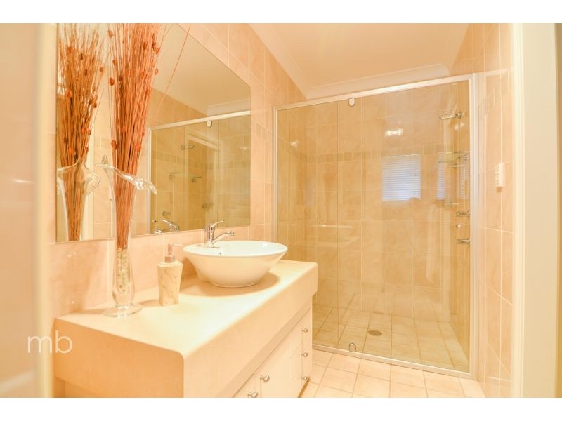 18 Lisbon Circuit, Orange NSW 2800