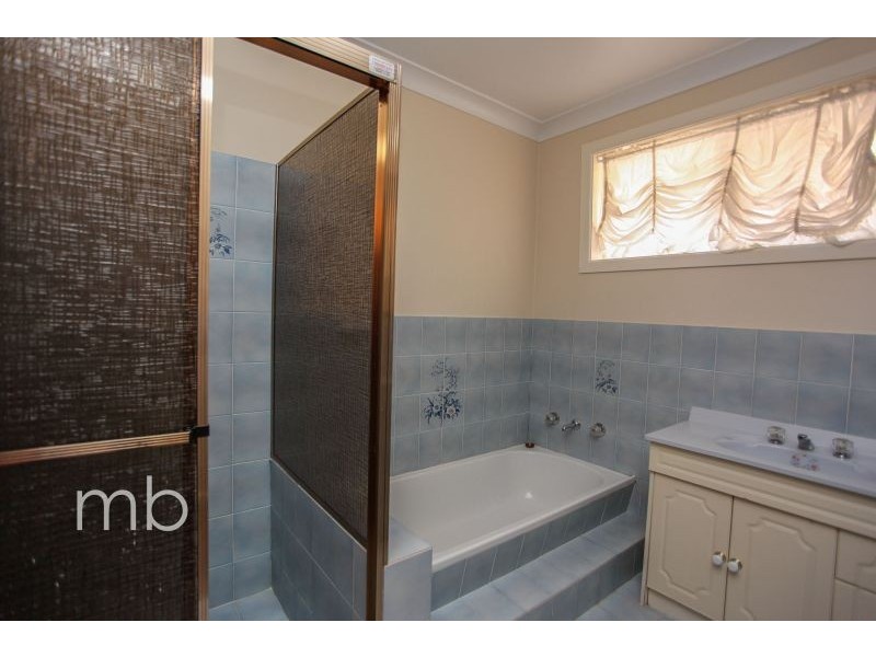 16 Malvern Avenue, Orange NSW 2800