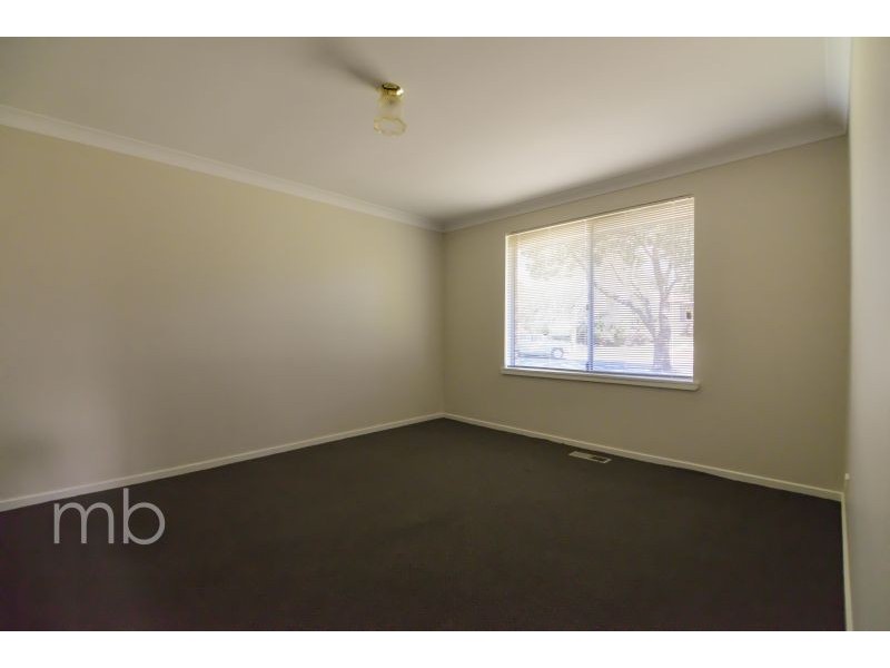 16 Sunny South Crescent, Orange NSW 2800