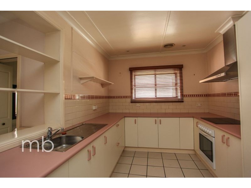 393 Summer Street, Orange NSW 2800