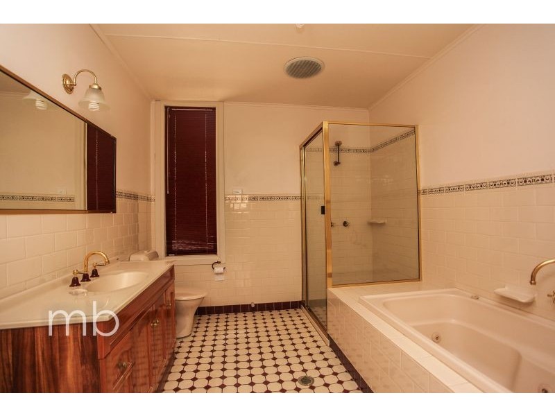 393 Summer Street, Orange NSW 2800