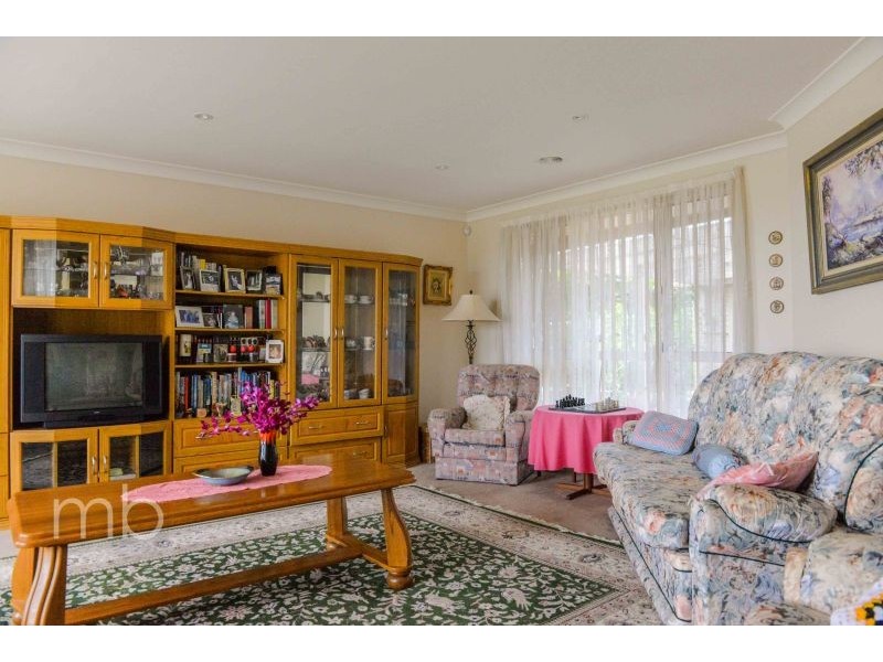 22 Bert Whiteley Place, Orange NSW 2800