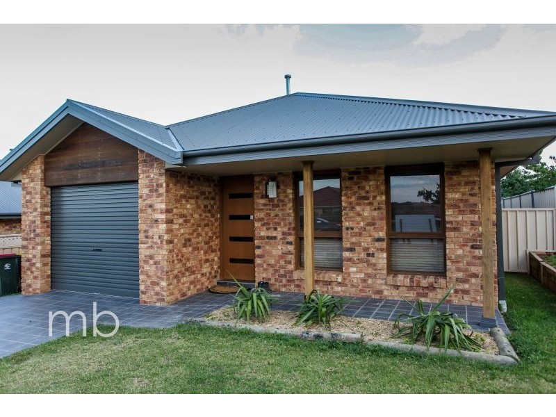 4b Rutherford Place, Orange NSW 2800
