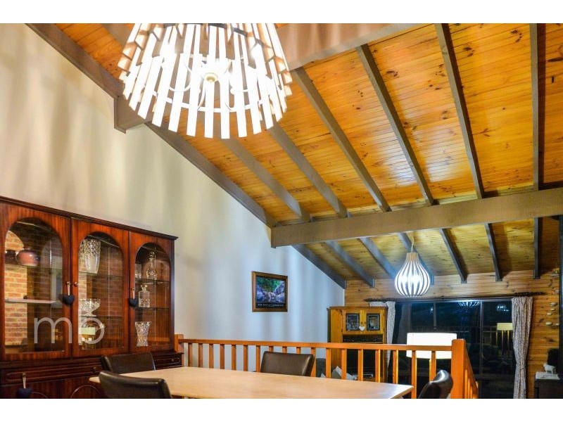 2 Don Peters Place, Orange NSW 2800