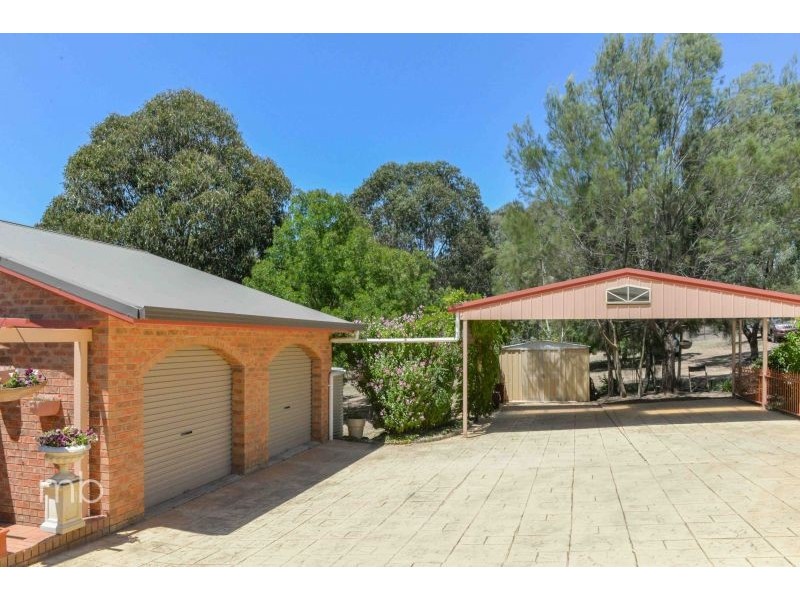 2 Don Peters Place, Orange NSW 2800