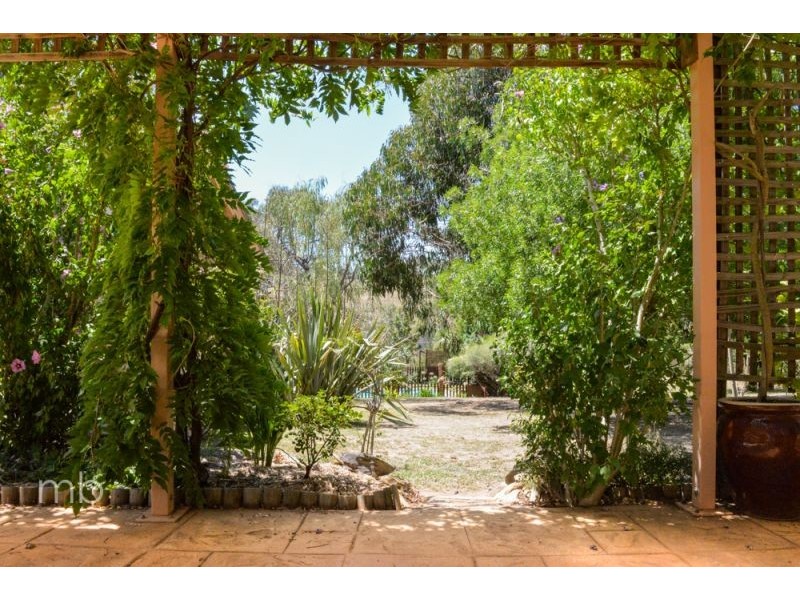 2 Don Peters Place, Orange NSW 2800