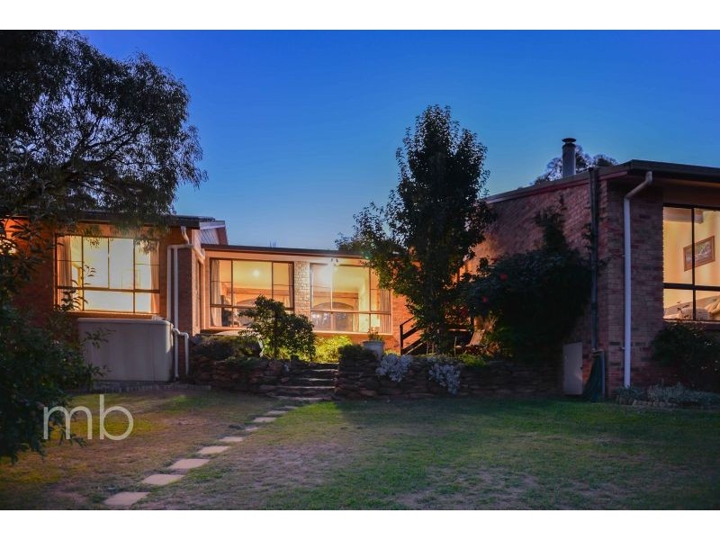 2 Don Peters Place, Orange NSW 2800