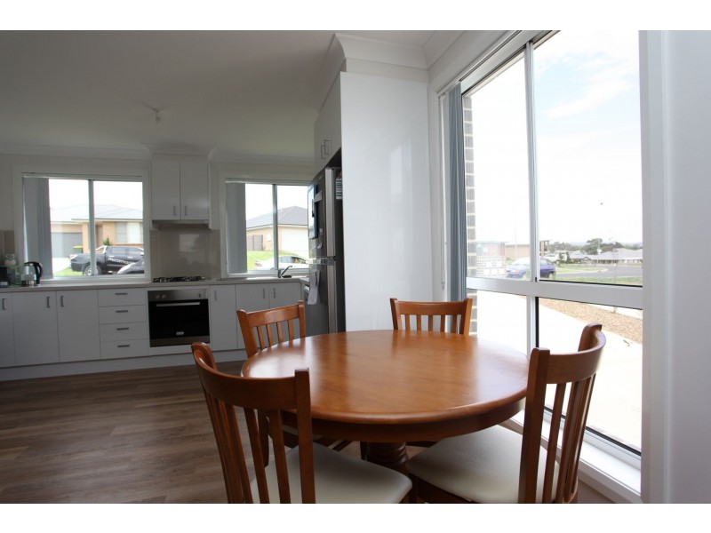 67e Brooklands Drive, Orange NSW 2800