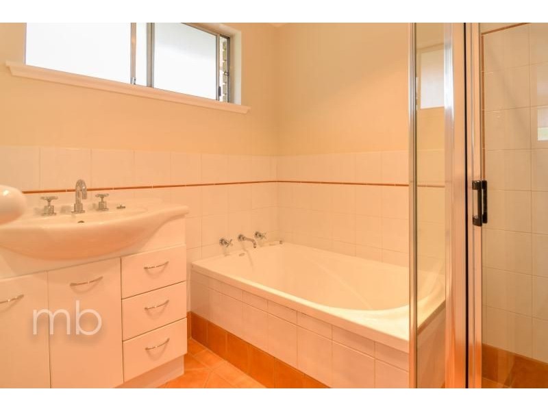 4 Morobe Place, Orange NSW 2800