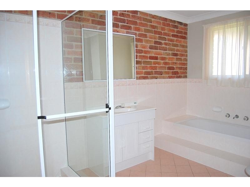 1 Hereford Place, Orange NSW 2800