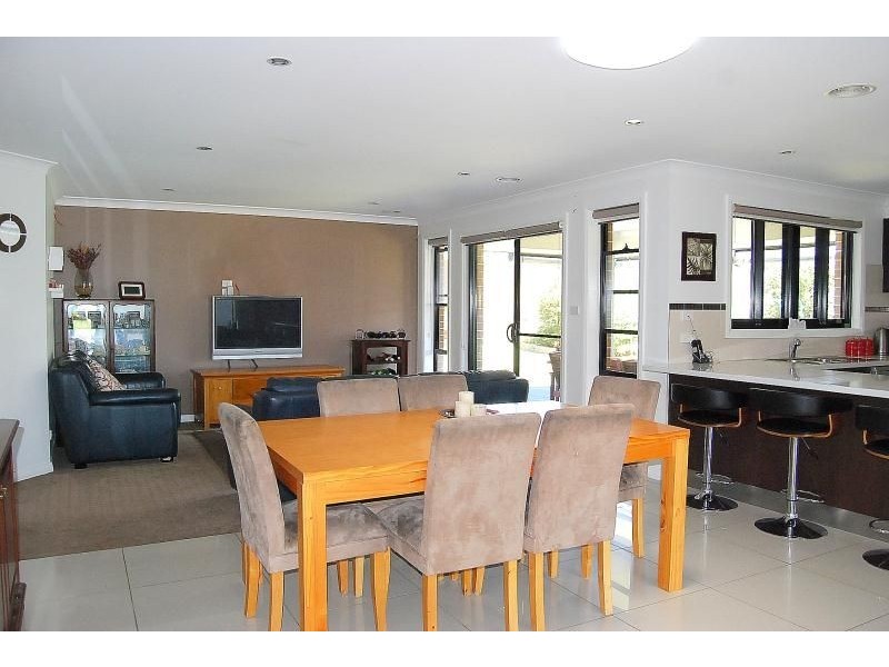 6 Topaz Street, Orange NSW 2800