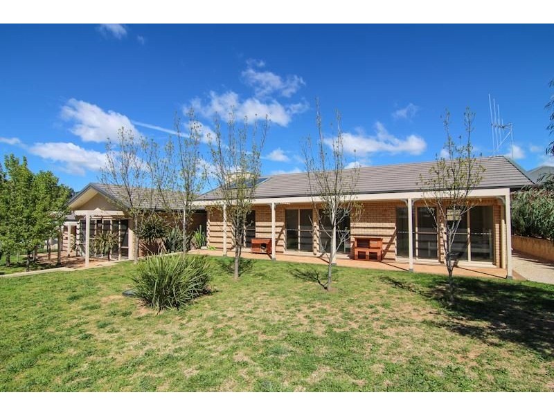 7 Diamond Drive, Orange NSW 2800
