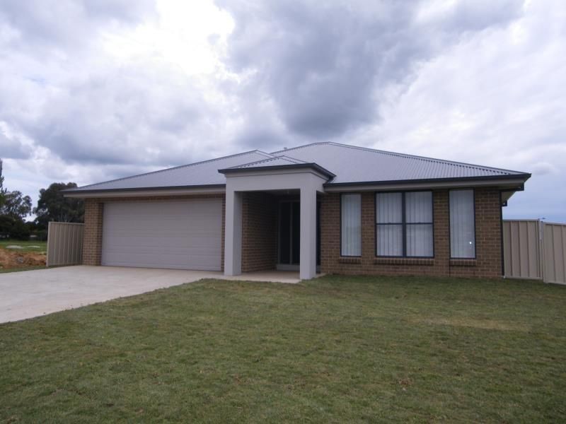 33 Robinson Court, Orange NSW 2800