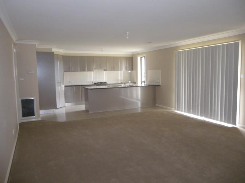 33 Robinson Court, Orange NSW 2800