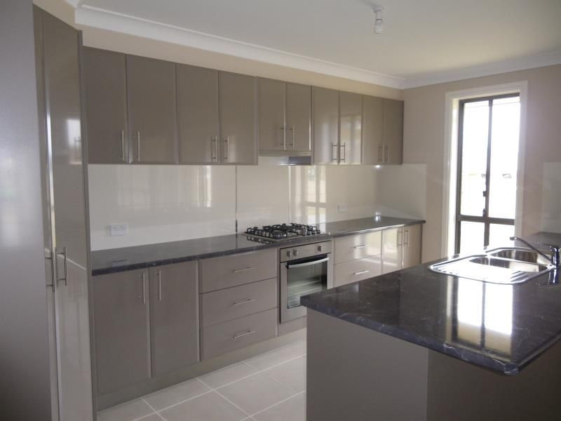 33 Robinson Court, Orange NSW 2800