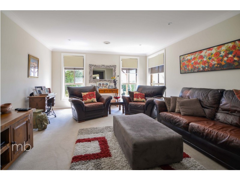 42 William Maker Drive, Orange NSW 2800