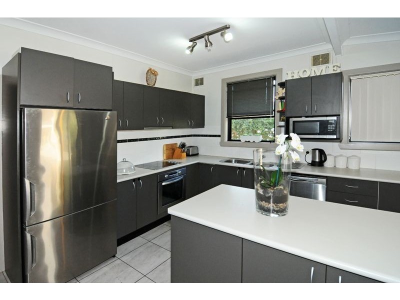 98 Autumn Street, Orange NSW 2800