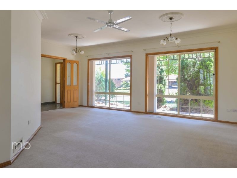 17 Braemar Circuit, Orange NSW 2800