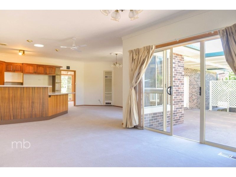 17 Braemar Circuit, Orange NSW 2800