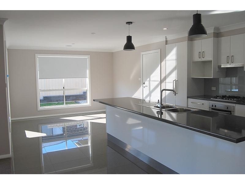 8 Turquoise Way, Orange NSW 2800