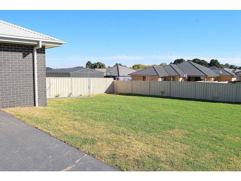 8 Turquoise Way, Orange NSW 2800