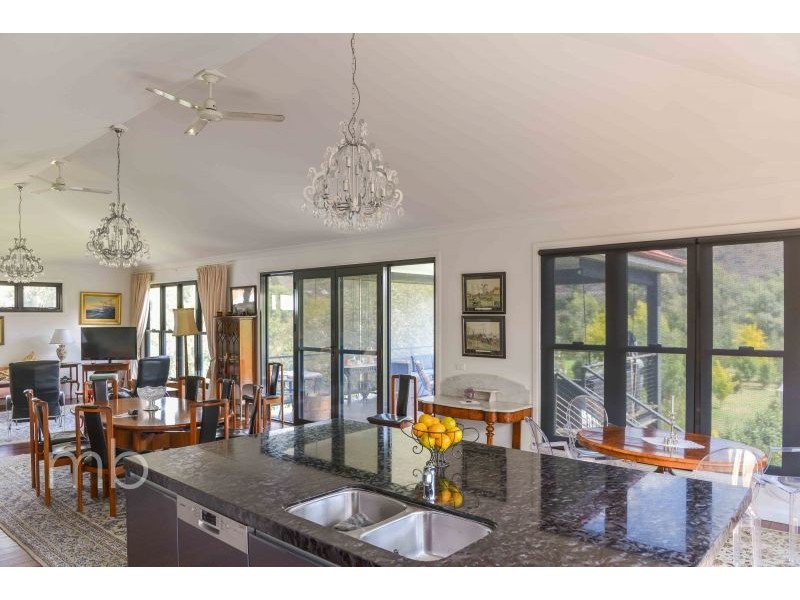 12 Belubula  Street, Carcoar NSW 2791