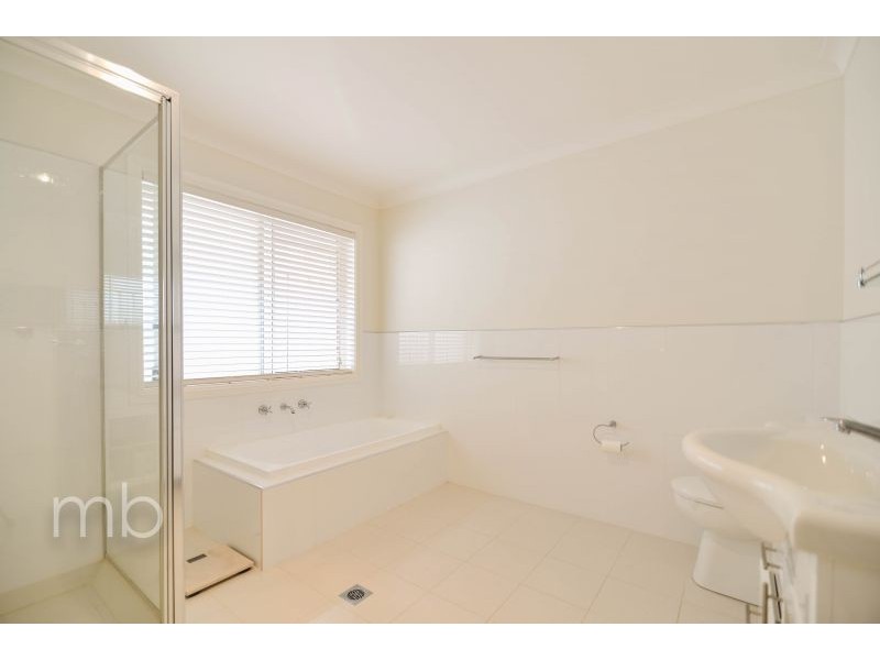 2 Jade Avenue, Orange NSW 2800